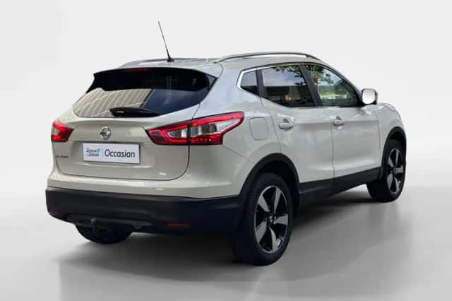 Nissan Qashqai (2017) thumbnail 5