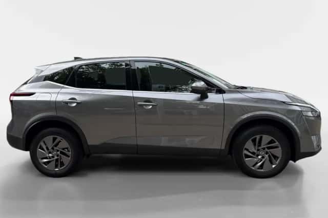 Nissan Qashqai (2022) thumbnail 4