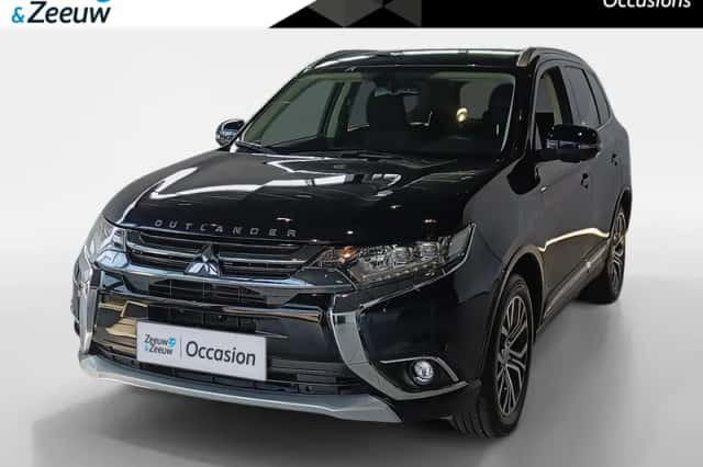 Mitsubishi Outlander (2017) thumbnail 1