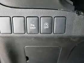 Mitsubishi Outlander (2017) thumbnail 12
