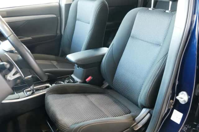 Mitsubishi Outlander (2017) thumbnail 17