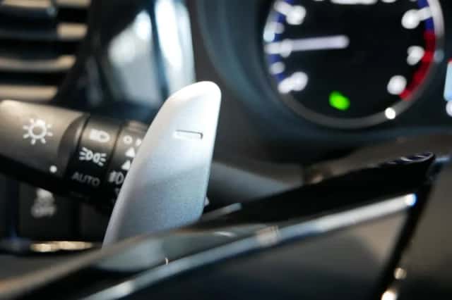 Mitsubishi Outlander (2017) thumbnail 23
