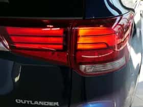 Mitsubishi Outlander (2017) thumbnail 29