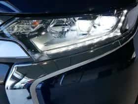 Mitsubishi Outlander (2017) thumbnail 32