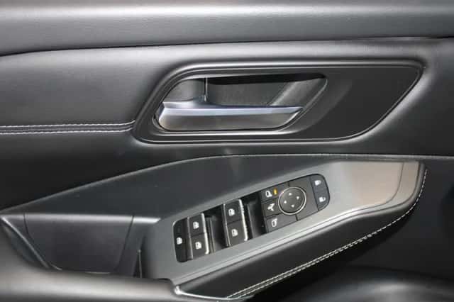 Nissan Qashqai (2024) thumbnail 24