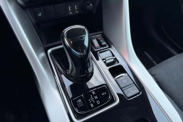 Mitsubishi Eclipse Cross (2024) thumbnail 16