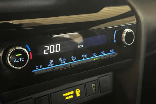 Toyota Yaris Cross (2023) thumbnail 17