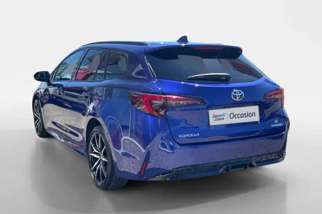Toyota Corolla (2023) thumbnail 2