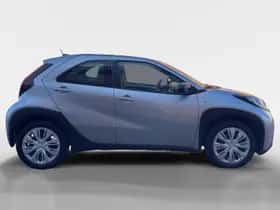 Toyota Aygo (2023) thumbnail 2