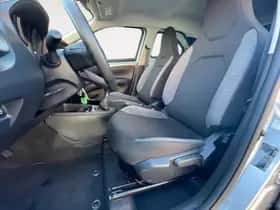 Toyota Aygo (2023) thumbnail 8