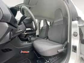 Volkswagen Up! (2021) thumbnail 13