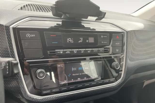 Volkswagen Up! (2021) thumbnail 22