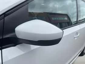 Volkswagen Up! (2021) thumbnail 10