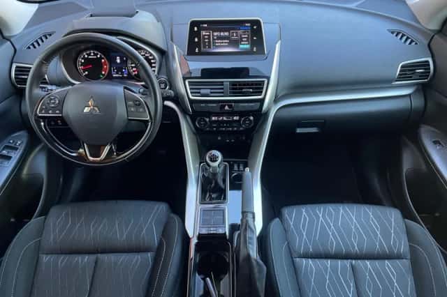 Mitsubishi Eclipse Cross (2019) thumbnail 12