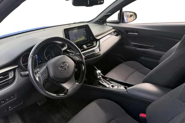 Toyota C-HR (2018) thumbnail 19