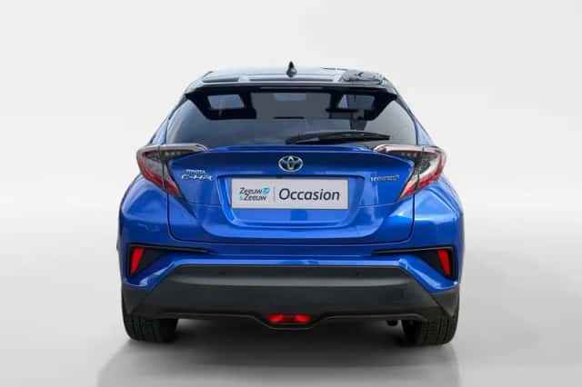 Toyota C-HR (2018) thumbnail 3