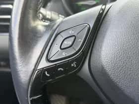 Toyota C-HR (2018) thumbnail 22