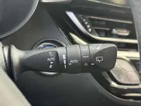 Toyota C-HR (2018) thumbnail 26