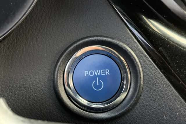 Toyota C-HR (2018) thumbnail 27