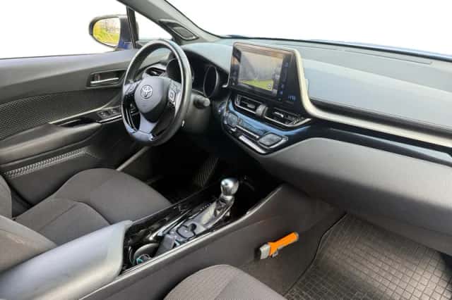 Toyota C-HR (2018) thumbnail 34