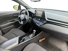 Toyota C-HR (2018) thumbnail 34