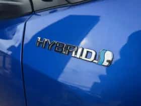 Toyota C-HR (2018) thumbnail 35