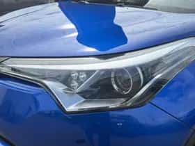 Toyota C-HR (2018) thumbnail 36