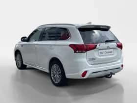Mitsubishi Outlander (2021) thumbnail 2