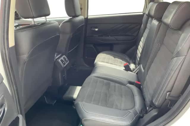 Mitsubishi Outlander (2021) thumbnail 18