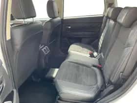 Mitsubishi Outlander (2021) thumbnail 18