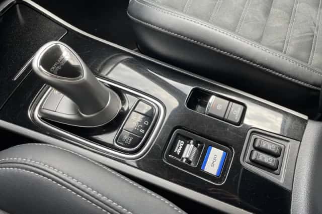 Mitsubishi Outlander (2021) thumbnail 20