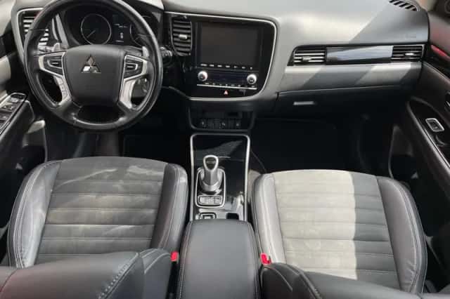 Mitsubishi Outlander (2021) thumbnail 22