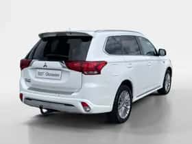 Mitsubishi Outlander (2021) thumbnail 4