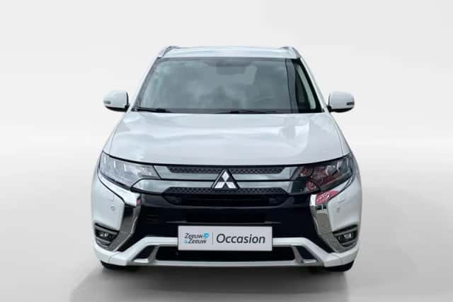 Mitsubishi Outlander (2021) thumbnail 7