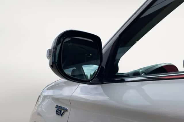 Mitsubishi Outlander (2021) thumbnail 10