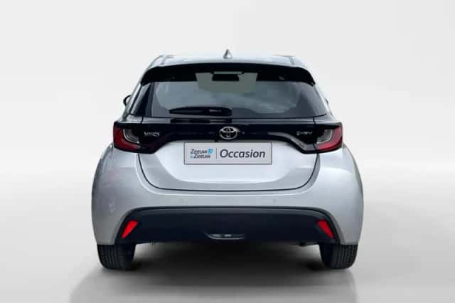 Toyota Yaris (2025) thumbnail 2