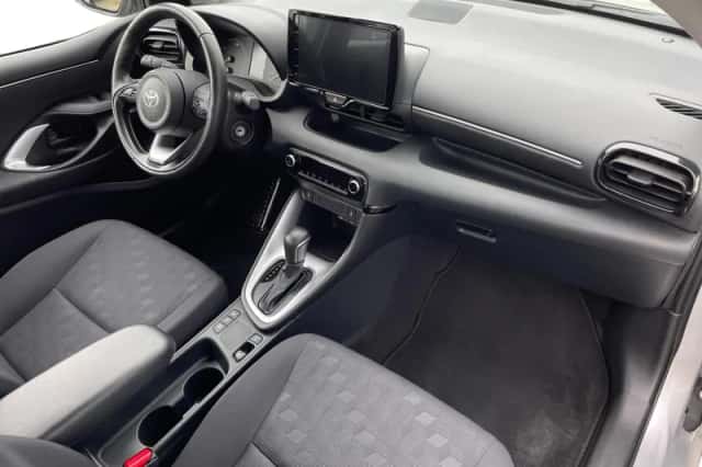 Toyota Yaris (2025) thumbnail 12