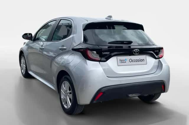 Toyota Yaris (2025) thumbnail 3