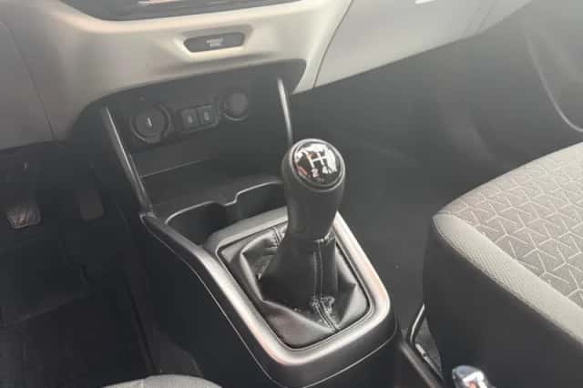 Suzuki Swift (2025) thumbnail 15
