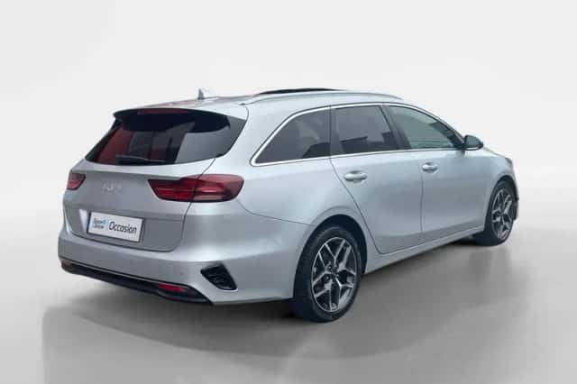 Kia Ceed Sportswagon (2024) thumbnail 3
