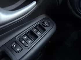 Jeep Renegade (2023) thumbnail 14