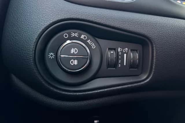 Jeep Renegade (2023) thumbnail 15