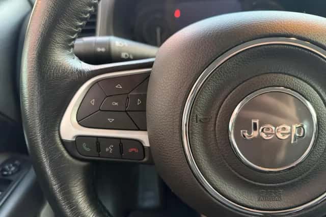 Jeep Renegade (2023) thumbnail 17
