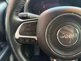 Jeep Renegade (2023) thumbnail 17