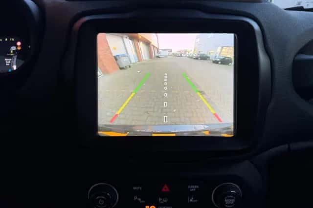 Jeep Renegade (2023) thumbnail 23