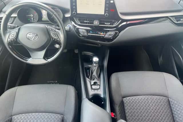 Toyota C-HR (2023) thumbnail 12