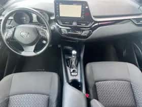 Toyota C-HR (2023) thumbnail 12