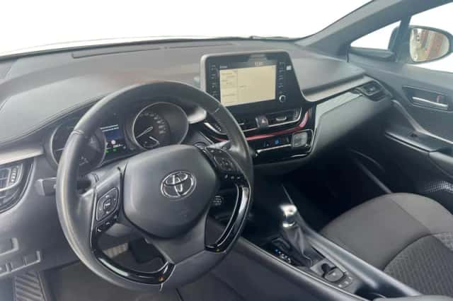 Toyota C-HR (2023) thumbnail 13