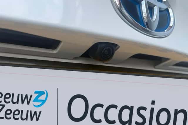 Toyota C-HR (2023) thumbnail 30