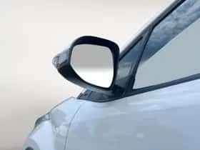 Toyota C-HR (2023) thumbnail 31